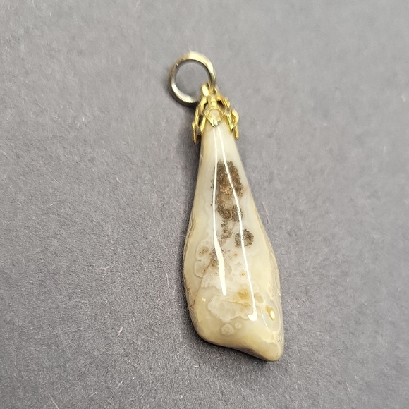 Jewelry - Polished Stone Pendant